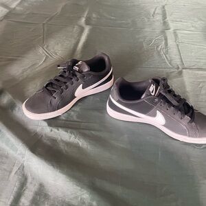 Nike Low-Rise sneakers